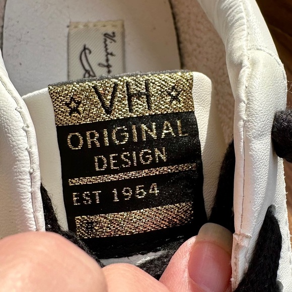 Vintage Havana White Star Sneakers - Picture 13 of 13